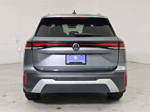 New 2025 Volkswagen Tiguan SE image 5
