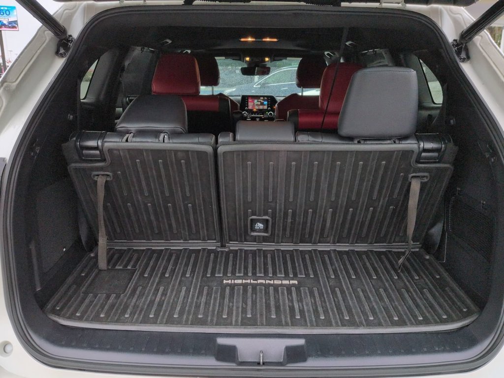 Used 2021 Toyota Highlander XSE FWD image 13