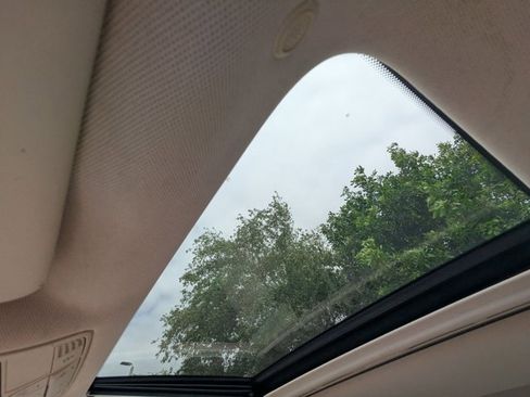 Used 2017 Mercedes-Benz E 300 image 8