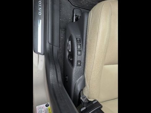 Used 2016 Volvo XC60 T5 Premier w/ Proximity Package image 20