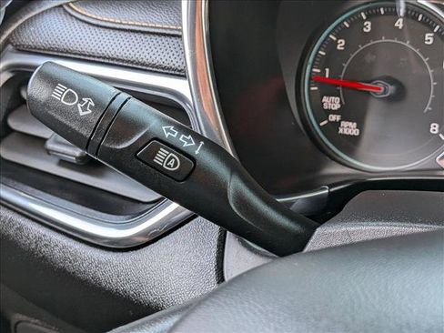 Used 2022 Chevrolet Equinox Premier FWD image 16