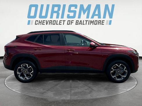 Used 2025 Chevrolet Trax LT w/ LT Convenience Package FWD image 7