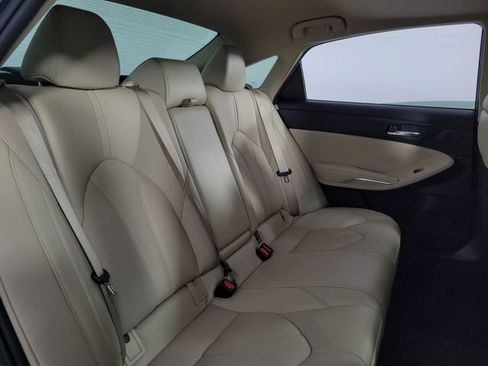 Used 2019 Toyota Avalon XLE w/ Moonroof Package FWD image 16