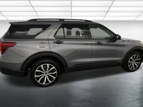Used 2022 Ford Explorer ST-Line w/ Class IV Trailer Tow Package image 8