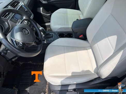 Used 2020 Volkswagen Tiguan SE w/ Panoramic Sunroof Package FWD image 13
