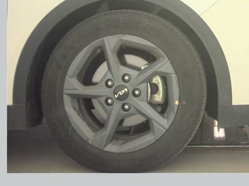 Used 2025 Kia K4 LXS image 22