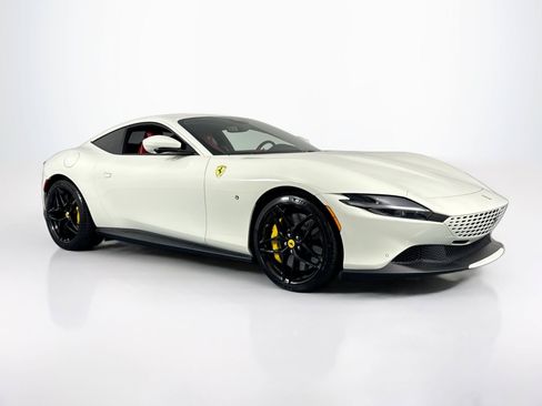 Used 2023 Ferrari Roma RWD image 3