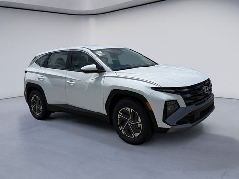 New 2026 Hyundai Tucson Blue SE FWD image 7