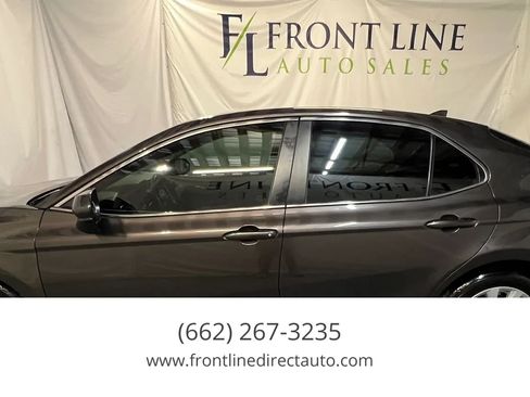 Used 2020 Toyota Camry LE FWD image 3