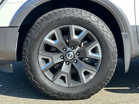 Used 2020 Nissan Titan Platinum Reserve w/ Moonroof Package RWD image 31