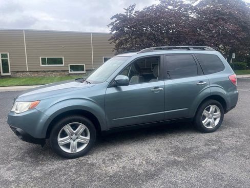 Used 2010 Subaru Forester 2.5X Premium AWD/4WD image 2