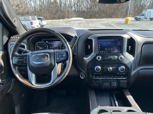 Used 2022 GMC Sierra 3500 Denali w/ Denali Ultimate Package AWD/4WD image 13