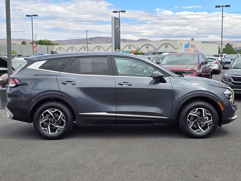 Used 2023 Kia Sportage LX AWD/4WD image 6