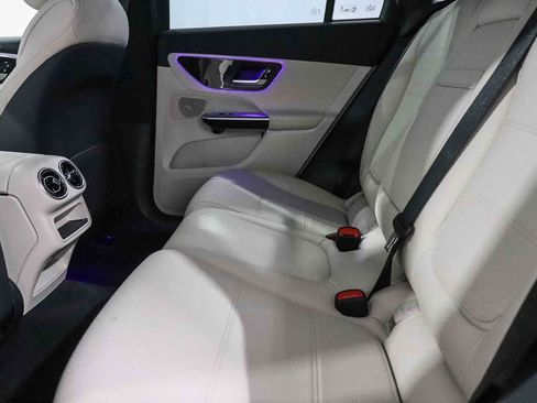 Used 2024 Mercedes-Benz GLC 300 image 19