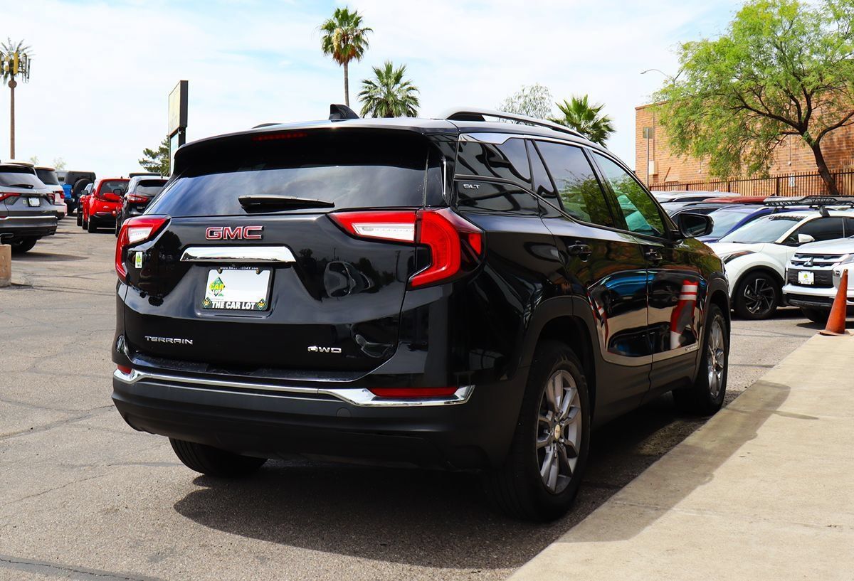 Used 2023 GMC Terrain SLT AWD/4WD image 13