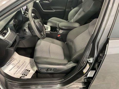 Used 2025 Toyota RAV4 XLE AWD/4WD image 11