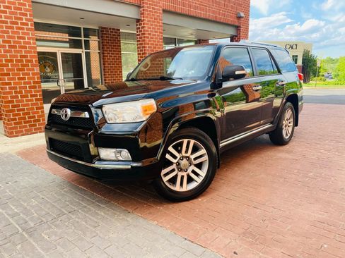 Used 2011 Toyota 4Runner Limited RWD image 3