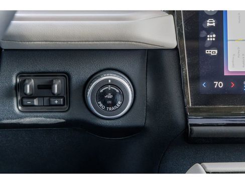 Used 2025 Lincoln Navigator L Reserve AWD/4WD image 29