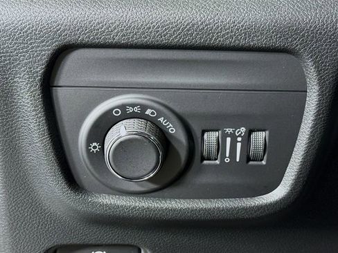 New 2025 Jeep Grand Cherokee Laredo image 10