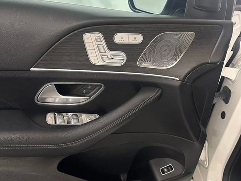 Used 2022 Mercedes-Benz GLE 350 4MATIC w/ AMG Line Exterior image 9