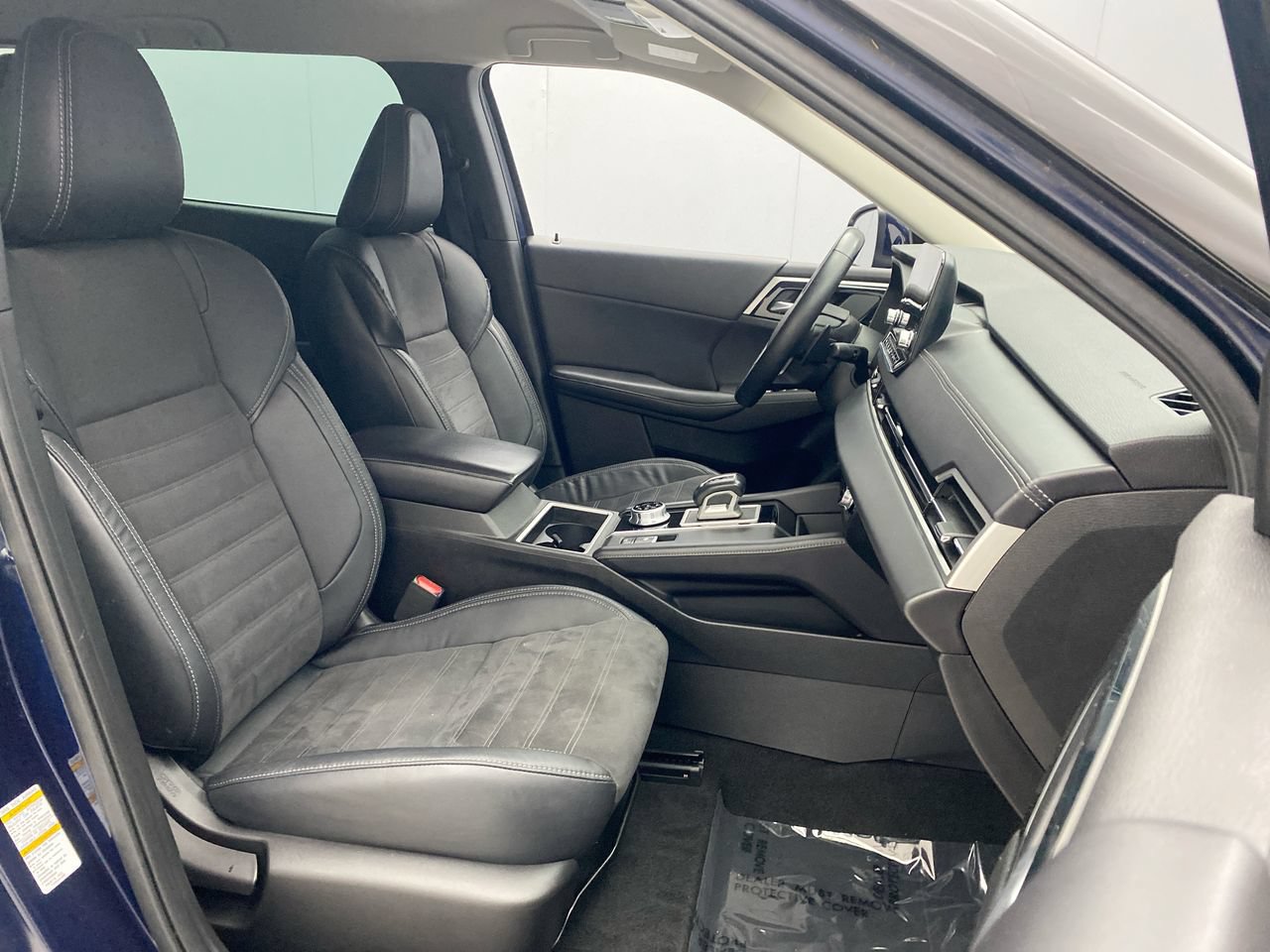Used 2023 Mitsubishi Outlander SE AWD/4WD image 23