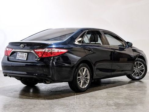 Used 2017 Toyota Camry SE FWD image 12