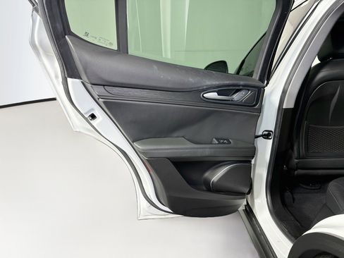 Used 2019 Alfa Romeo Stelvio RWD image 25