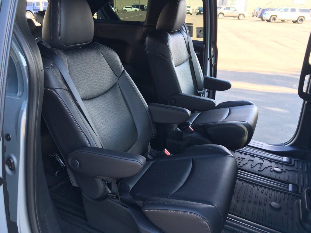 New 2026 Toyota Sienna XLE Woodland Edition AWD/4WD image 32