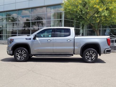 Used 2024 GMC Sierra 1500 AT4 w/ Technology Package AWD/4WD image 9