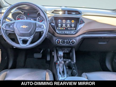 Used 2021 Chevrolet TrailBlazer ACTIV w/ Technology Package FWD image 13