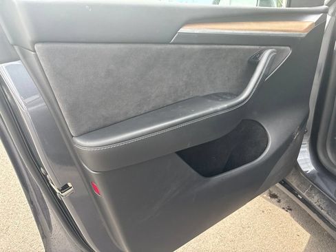 Used 2023 Tesla Model Y Long Range AWD/4WD image 6