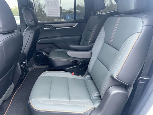 Used 2024 GMC Acadia AT4 w/ Luxury Package image 25