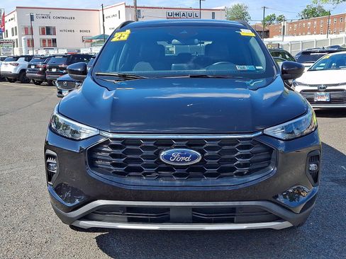 Used 2025 Ford Escape ST-Line Select AWD/4WD image 2