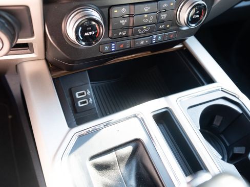Used 2019 Ford F150 Lariat w/ Equipment Group 502A Luxury AWD/4WD image 5