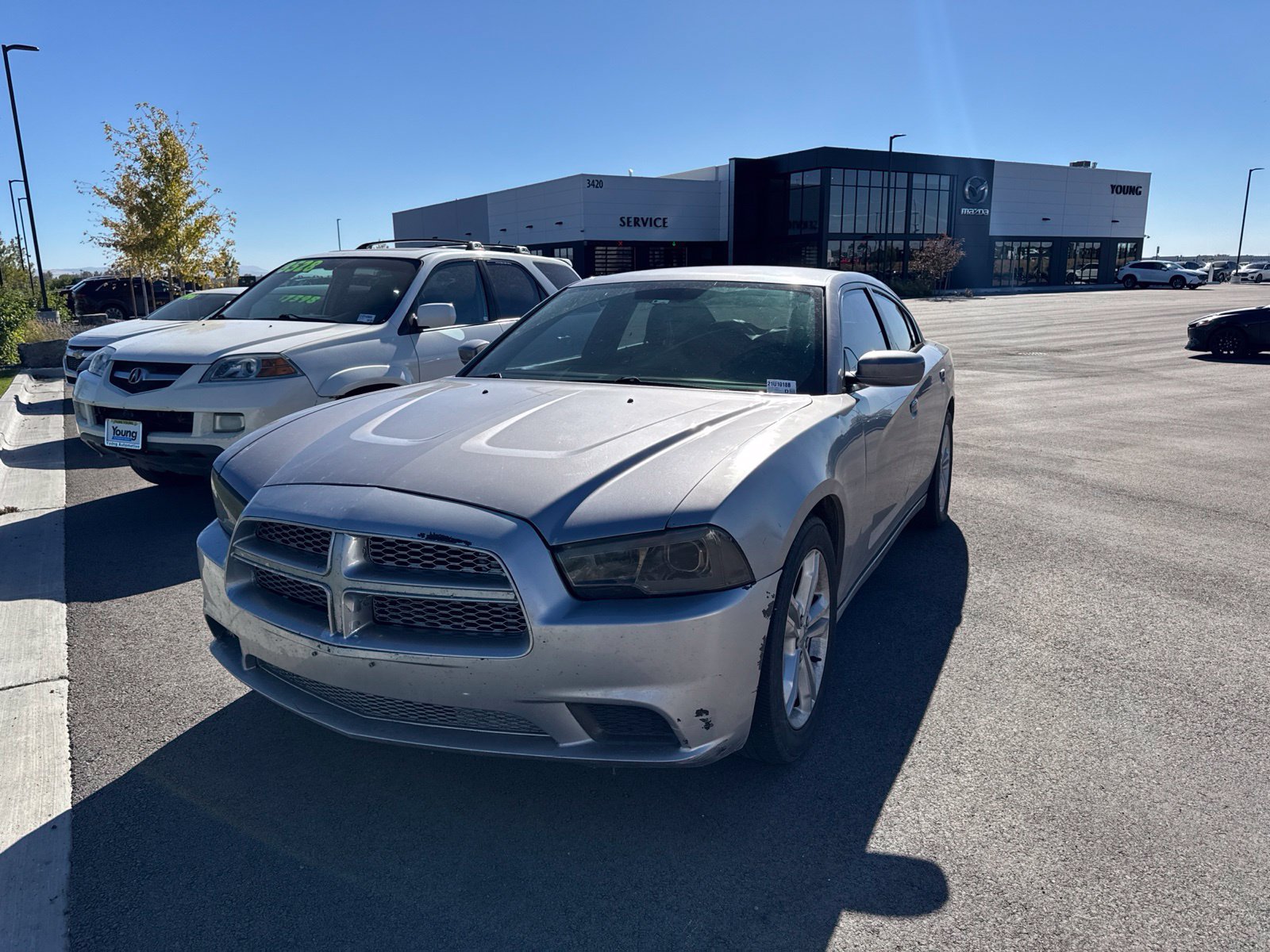 Used 2013 Dodge Charger SE RWD image 1