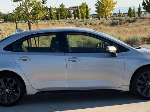 Used 2025 Toyota Corolla SE w/ Convenience Package FWD image 5