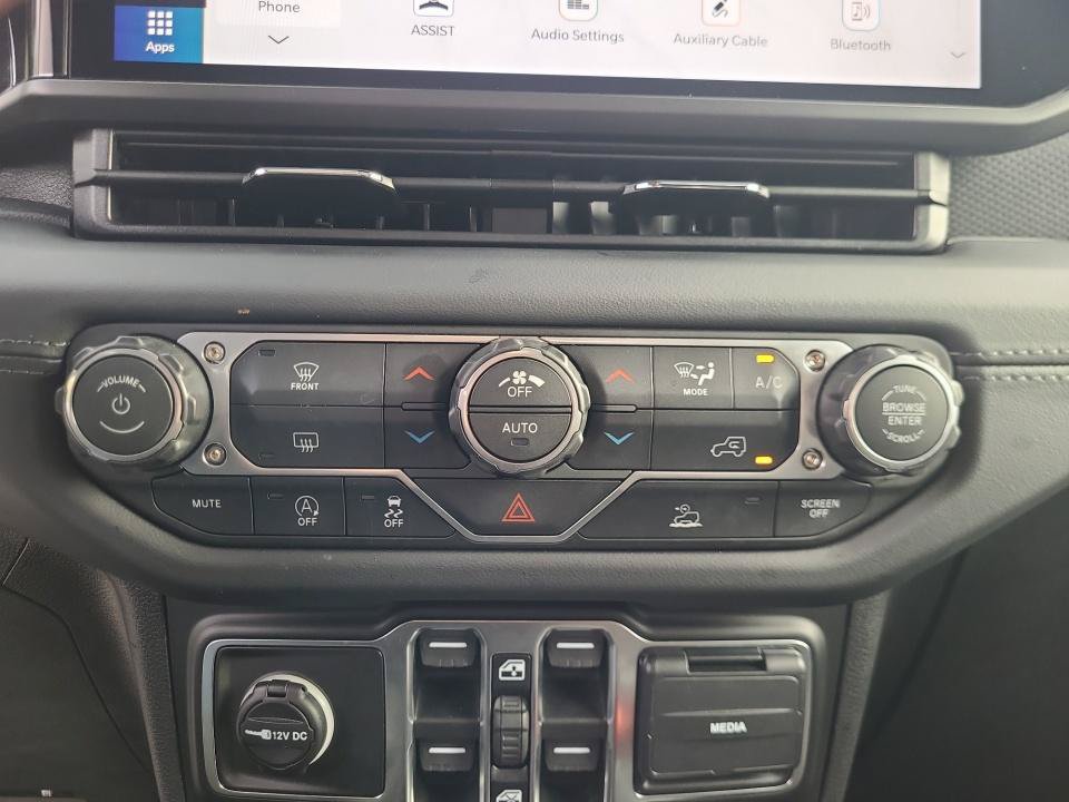 Used 2026 Jeep Gladiator Mojave AWD/4WD image 21