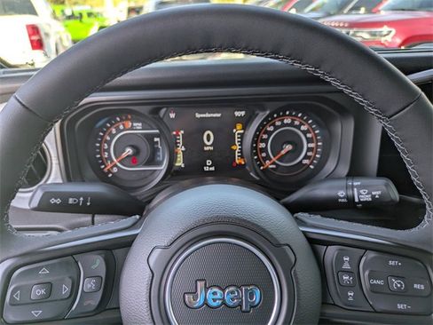 New 2025 Jeep Gladiator Sport image 29