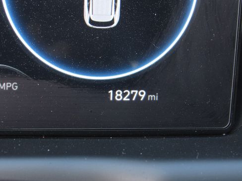 Used 2023 Hyundai Tucson Limited w/ Cargo Package image 31