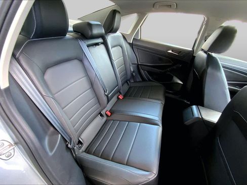 Used 2024 Volkswagen Jetta SE FWD image 20