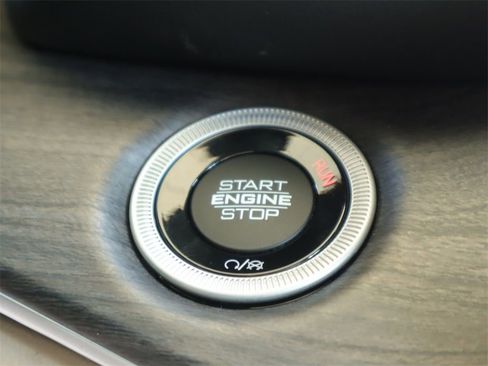 Used 2023 Jeep Grand Cherokee 4WD 4xe w/ Luxury Tech Group II image 16