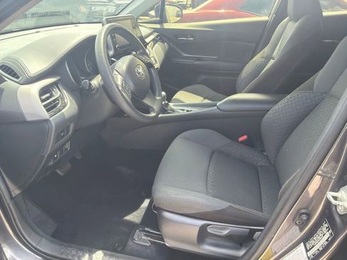 Used 2021 Toyota C-HR LE FWD image 10
