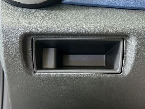 Used 2025 Nissan Versa SV FWD image 17