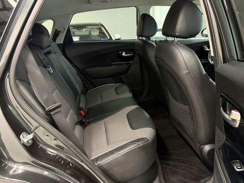 Used 2022 Kia Niro EX w/ Cold Weather Package image 16