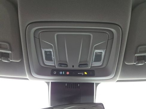 Used 2022 Chevrolet Silverado 1500 LT image 64