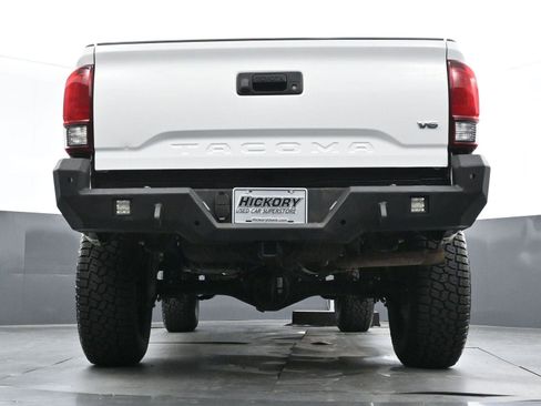 Used 2019 Toyota Tacoma TRD Sport image 46