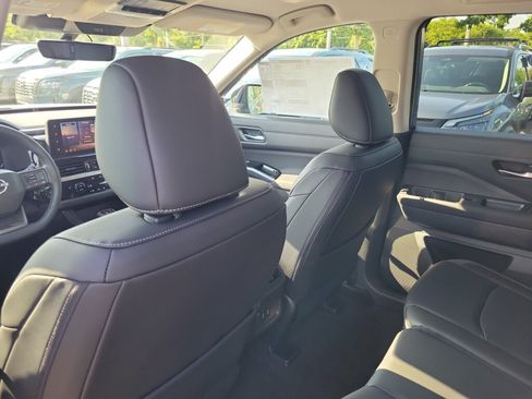 New 2026 Nissan Pathfinder SL FWD image 13