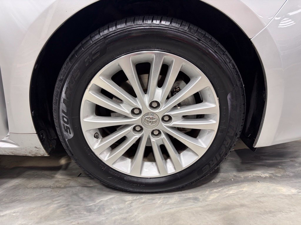 Used 2014 Toyota Avalon XLE Touring FWD image 29