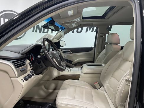 Used 2020 GMC Yukon Denali w/ Denali Premium Package AWD/4WD image 12