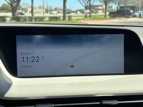 Used 2025 Genesis G90 3.5T image 31